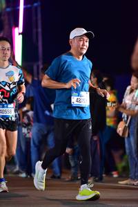 BIB: 40558, 42193
                            <button type="button" onclick="openModal(20750570)" class="btn btn-primary btn-sm float-right btn-popup" data-toggle="modal" data-target=".modal-high-quality">
                        <i class="fas fa-shopping-cart"></i> Add to Cart
                    </button>
                                            <button type="button" onclick="isThisMe(20750570, true)" class="btn btn-success btn-sm float-right btn-popup btn-isme hidden" data-toggle="tooltip" data-placement="bottom" title="นี่คือรูปของคุณใช่ไหม คลิกที่นี่เพื่อเอาเข้าอัลบั้ม">
                        <i class="fas fa-plus"></i> Add to album
                    </button>
                    <button type="button" onclick="isThisMe(20750570, false)" class="btn btn-warning btn-sm float-right btn-popup btn-isnotme hidden">
                        <i class="fas fa-ban"></i> Remove from album
                    </button>